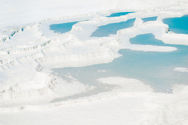 kaunis turkoosi vesi luminen vuori Pamukkale
 - Valokuva, kuva