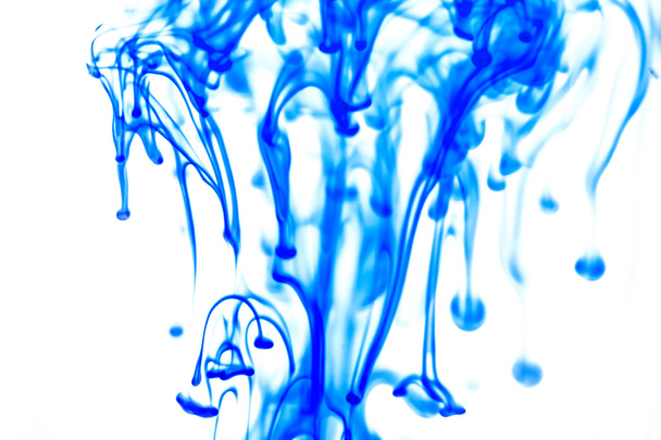 青い液体水で - 写真・画像