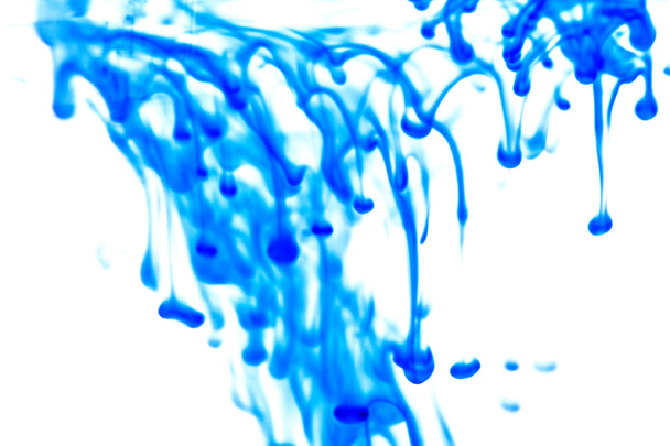 μπλε υγρό στο νερό - Φωτογραφία, εικόνα