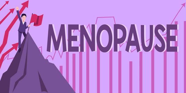 Signo de texto que muestra la menopausia, concepto de negocio Período de cese permanente o final del ciclo menstrual Hombre levantando la mano al cielo de pie en la colina superior Mostrando éxito. - Foto, Imagen
