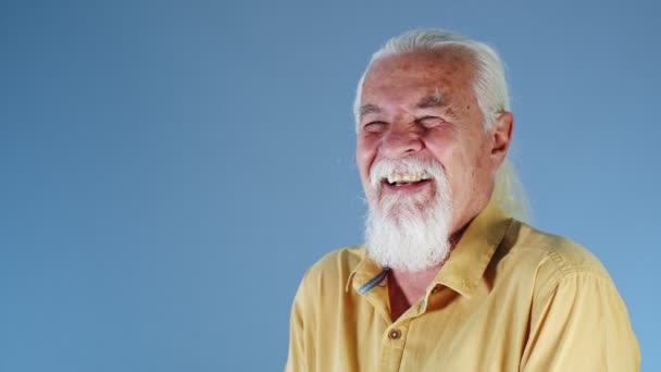 Old Man is Laughing so Happily - Filmmaterial, Video
