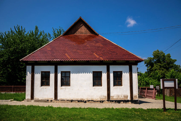 Antiguo Sinagoga Baal Shem Tov en Medzhibozh - Foto, imagen