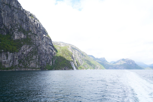 Piękny i malowniczy norweski Lysefjord - Zdjęcie, obraz