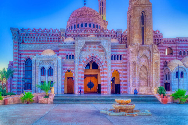Sharm el Sheikh, Egypt, July 26 2021: Mustafa Mosque in Sharm el Sheikh, Egypt. - Φωτογραφία, εικόνα