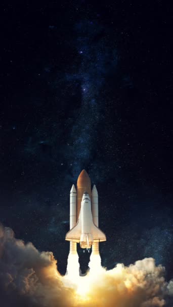 Space Shuttle stijgt op in de ruimte. Elementen van deze afbeelding geleverd door NASA. - Video