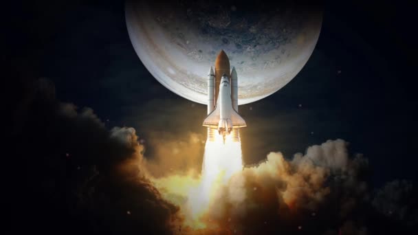 Space Shuttle stijgt op naar Jupiter. Elementen van deze afbeelding geleverd door NASA. - Video