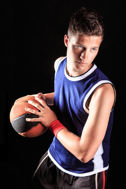 koszykarz z piłką  - Zdjęcie, obraz