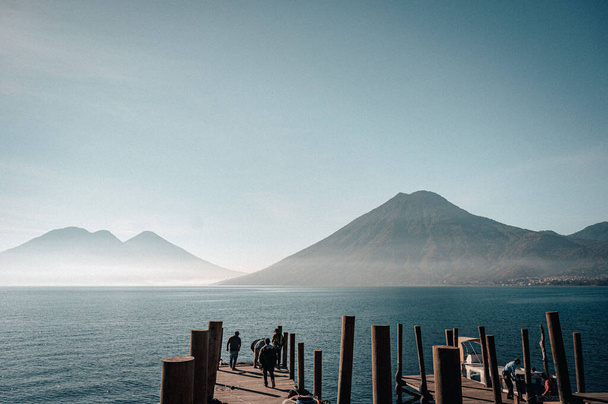 A beautiful view of volcanoes at Lake Atitlan in Guatemala - Foto, Imagem