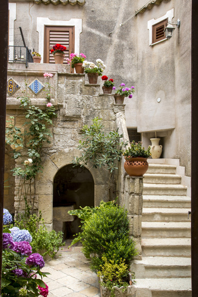 Patio in Italy - Valokuva, kuva