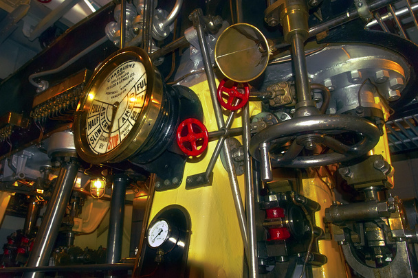 船の蒸気エンジン - 写真・画像