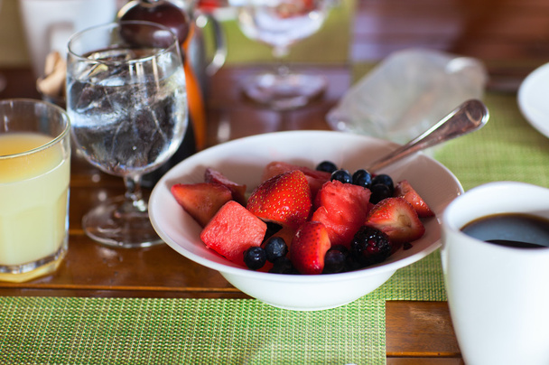 Breakfast with fresh fruits and coffee - Foto, Imagem