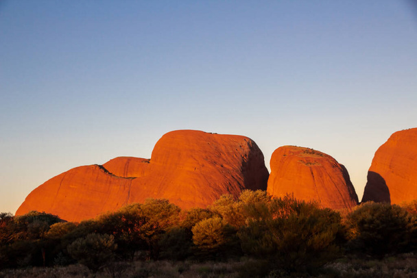 A Austrália Central de Olga ao pôr-do-sol - Foto, Imagem