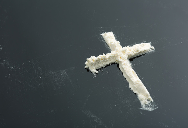 Croce di cocaina
 - Foto, immagini