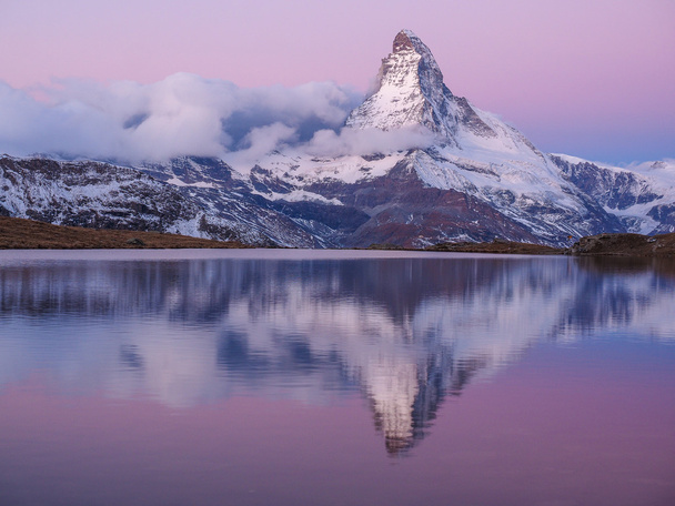 Matterhorn por la mañana temprano
 - Foto, Imagen