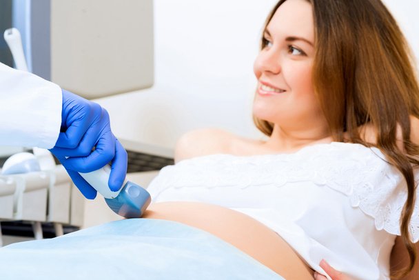Ultrasound scanner for pregnant - Foto, Imagen