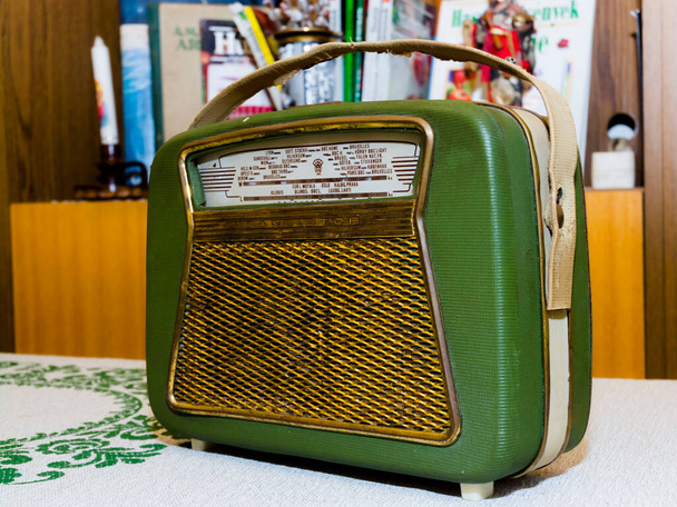 Old style retro radio in a room - Foto, Imagen