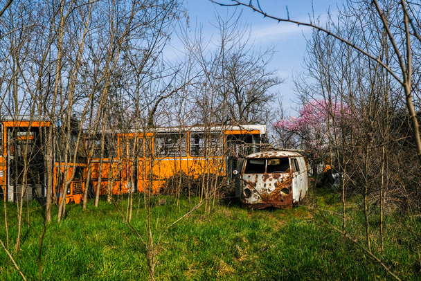 abandoned school bus tram bus depot. High quality photo - Foto, Bild