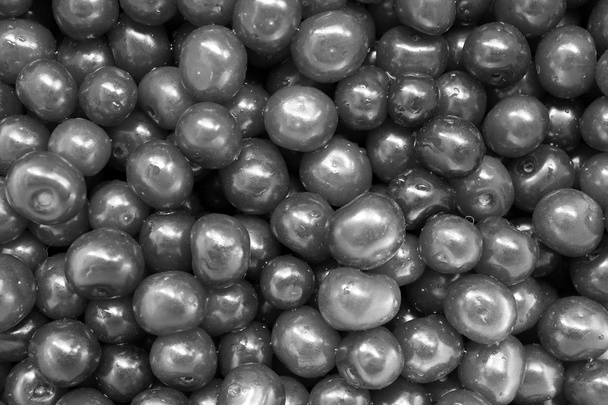 чорно-білі ченці з ягід вишні
 - Фото, зображення