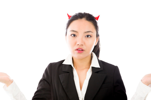 Διάβολος πλευρά της μικρά Ασίας επιχειρηματίας ψάχνει σοκαρισμένος απομονωθεί σε λευκό φόντο - Φωτογραφία, εικόνα