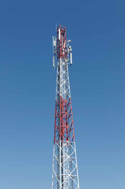 communicatie antenne toren - Foto, afbeelding