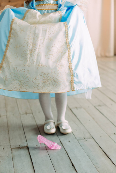 glass slipper little princess cinderella chic dress and palac - Foto, Imagen