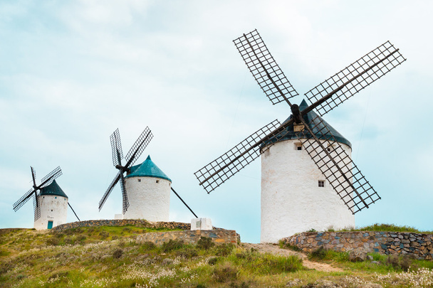 Moulins à vent vintage à La Mancha
. - Photo, image