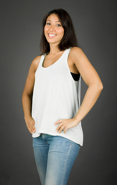 Retrato de uma jovem mulher confiante com seus braços akimbo
 - Foto, Imagem