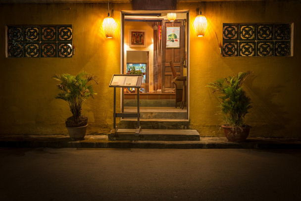 Gece eski kafede Vietnam, Asya girişine. - Fotoğraf, Görsel