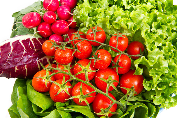 свежие овощи изолированы на белом фоне  - Фото, изображение