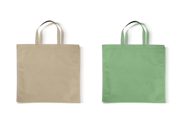 maqueta de bolsa no tejida verde y beige en blanco aislada sobre fondo blanco. concepto ecológico. renderizado 3d. - Foto, imagen