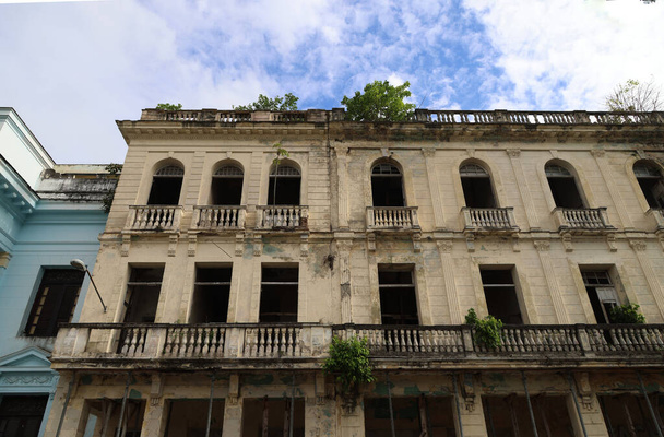 Starobylý palác ve městě Santa Clara na Kubě. Kvalitní fotografie - Fotografie, Obrázek