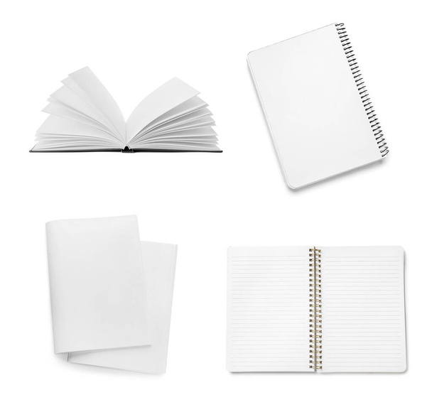 Prázdné knihy a zápisníky izolované na bílém  - Fotografie, Obrázek
