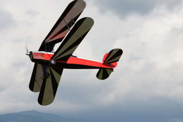 Doppio piano - Biplano modello - Aeromobile
 - Foto, immagini
