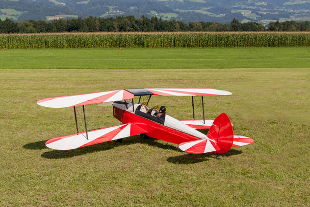 Doppio piano - Biplano modello - Aeromobile
 - Foto, immagini