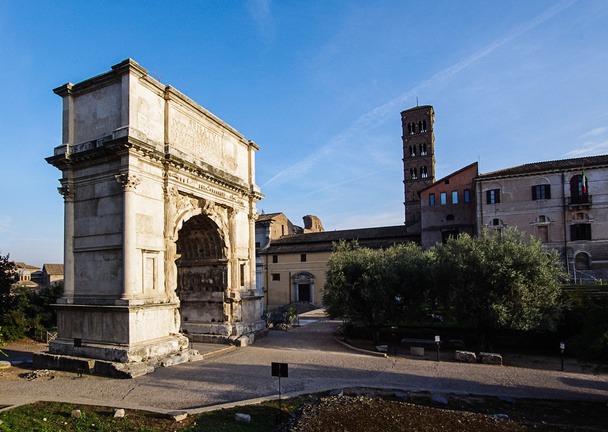 Arco de Tito arco triunfal en Roma Italia
 - Foto, Imagen