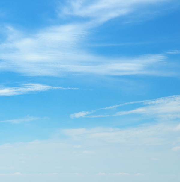 Хмари на блакитному небі
 - Фото, зображення