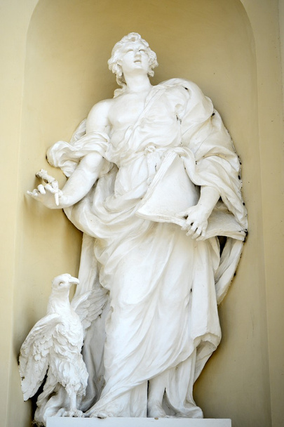 Скульптура за пределами собора в Вильнюсе
 - Фото, изображение