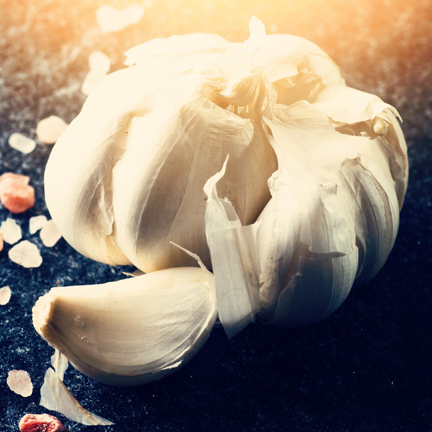 Garlic bulb and clove - Фото, изображение