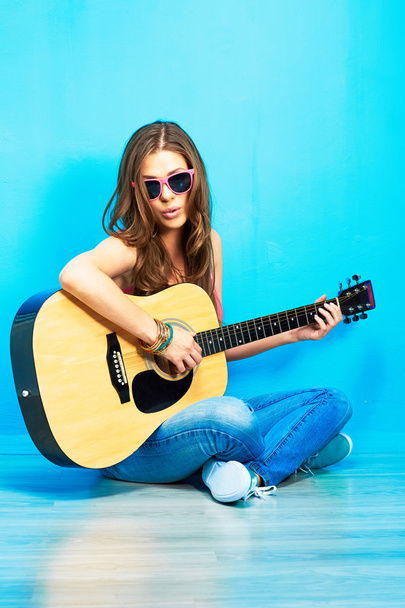 Teenage girl guitar player - Fotoğraf, Görsel
