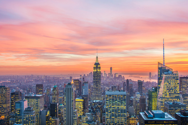 Διάσημοι ουρανοξύστες της Νέας Υόρκης τη νύχτα - Φωτογραφία, εικόνα