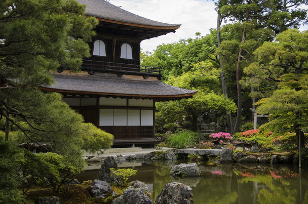 Храм Гинкаку-дзи в Киото, Япония
 - Фото, изображение