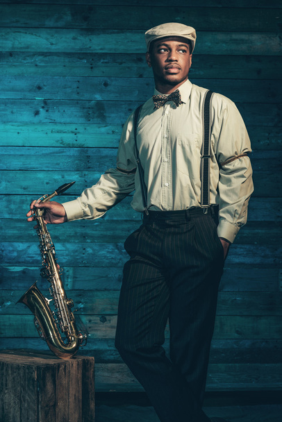 Africký americký jazzový trumpetista saxofon před stář - Fotografie, Obrázek