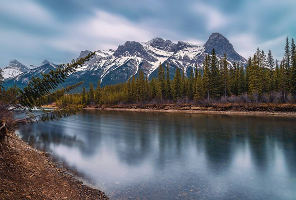 Panoramic Long Exposure Of Canmore Mountains And he Bow River - Φωτογραφία, εικόνα