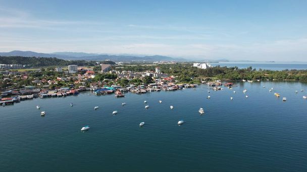 Kota Kinabalu, Sabah Malaisie 14 juin 2022 : Bord de l'eau et Esplanade du centre-ville de Kota Kinabalu - Photo, image