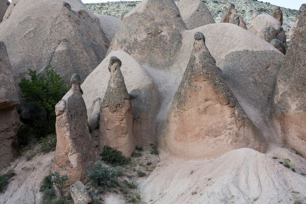 a sziklaalakzatok a Göreme nemzeti parkban. Cappadocia, Törökország - Fotó, kép