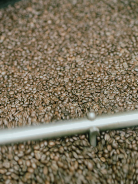 brązowy palona kawa ziarna makro zbliżenie podejmowania serii mieszanki - Zdjęcie, obraz