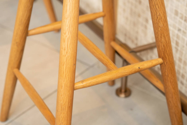fa szék. kerek szék, amely fából készült - Fotó, kép