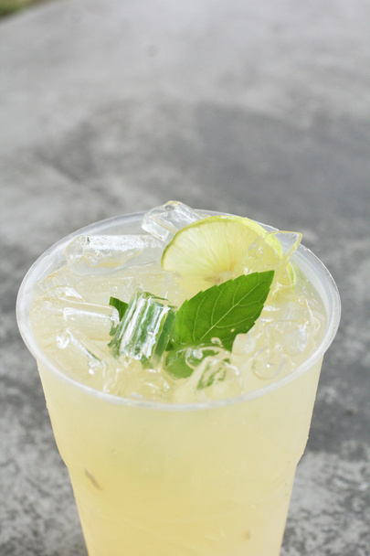 lemon drink - Фото, изображение