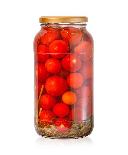 boîte de tomates en conserve isolée sur fond blanc avec chemin de coupe - Photo, image
