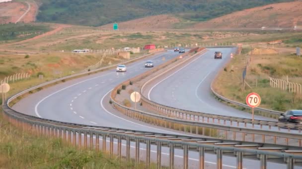 autostrada i samochody, autostrada i samochody poza prowincją, państwo - Materiał filmowy, wideo
